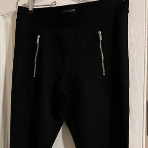 Vince Camuto Pants with decorative silver zippers! Size Small - Like New!